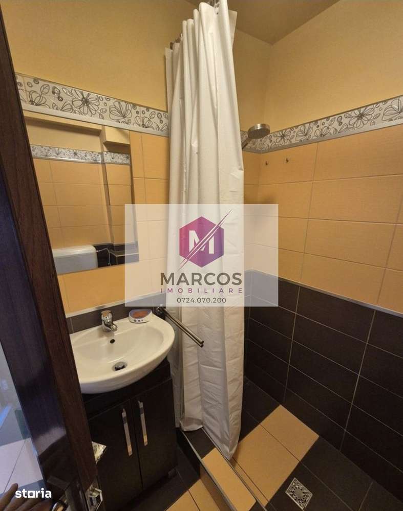 Vand apartament 3 camere Micro 4-8