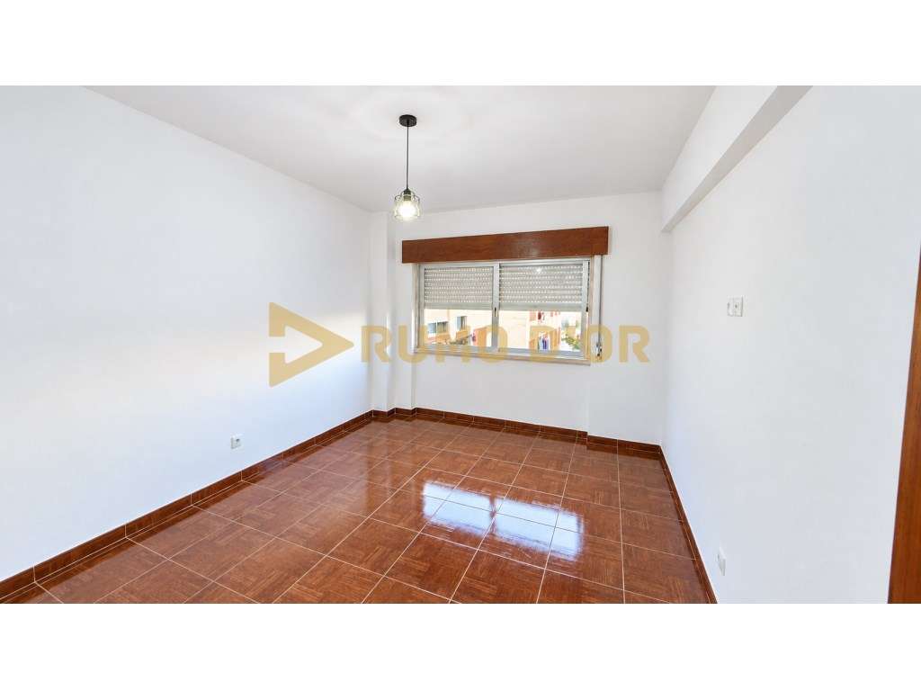 T2 em Arruda dos Vinhos , Espaço, Luz Natural e Conforto, com tudo ...-10