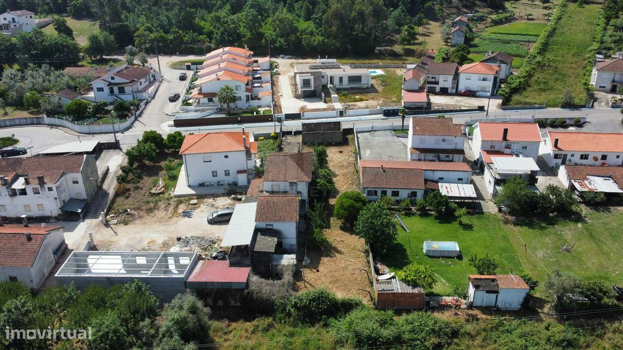 Duas Moradias em Terreno Urbano de 1.000 m² - centro da Lousã-5