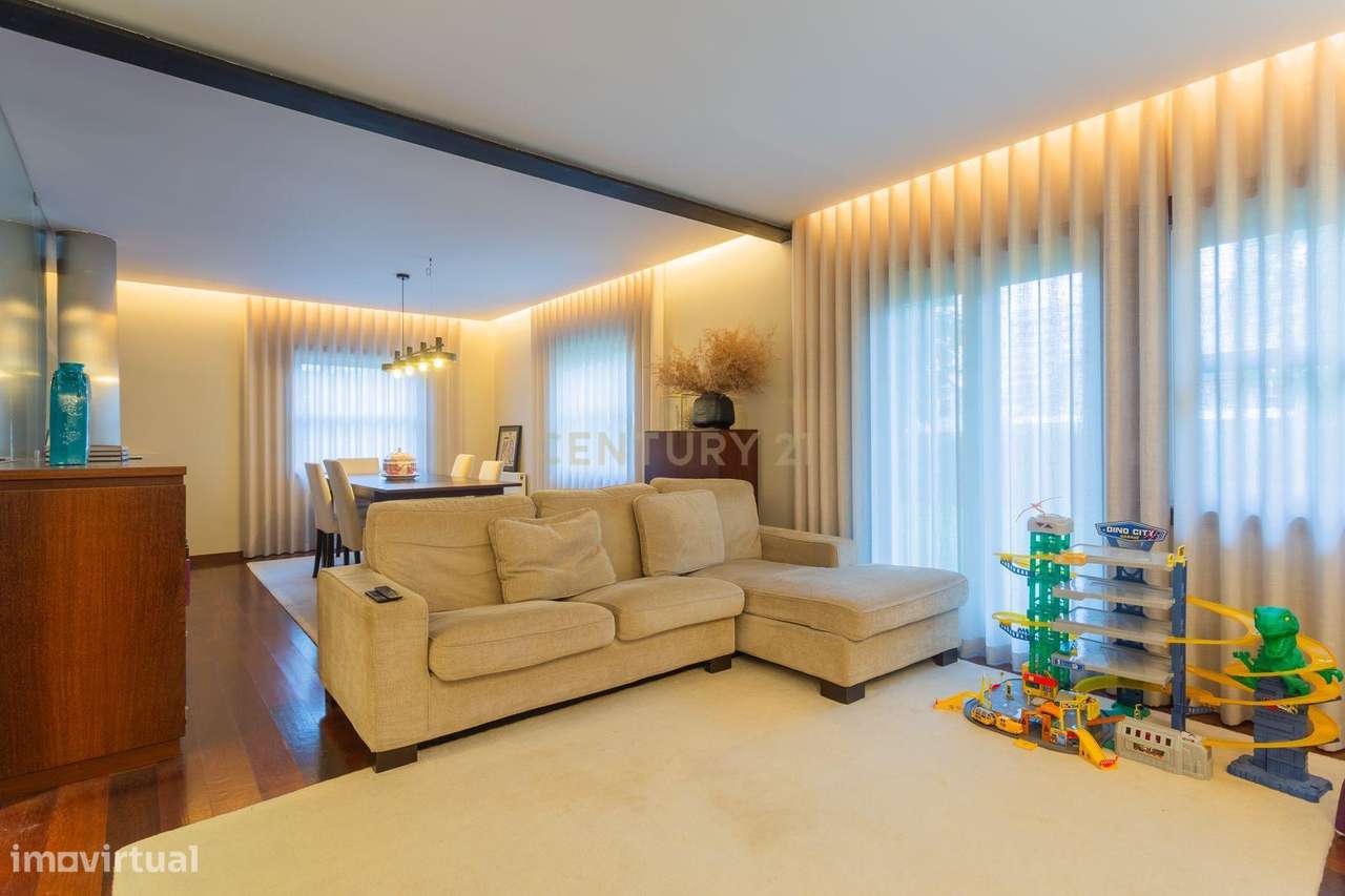 Moradia T3+1 na Av. da Boavista com Jardim Amplo e Potencial para Pisc - Grande imagem: 5/31