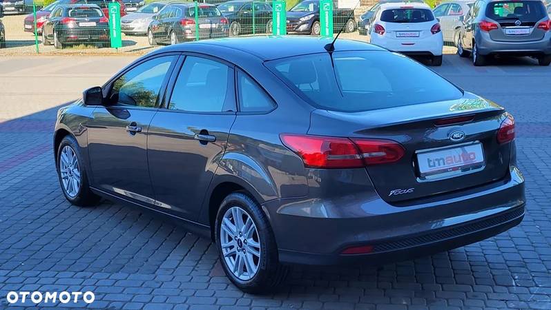 Ford Focus 1.6 Trend Sport - 23