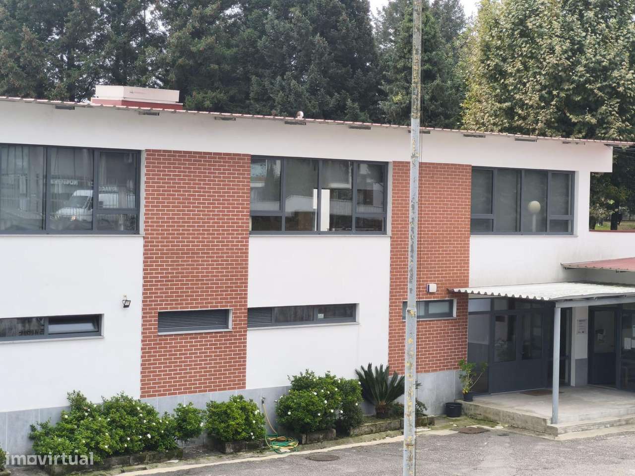 Espaço Comercial com 2 pisos para venda em Lordelo , Paredes-19