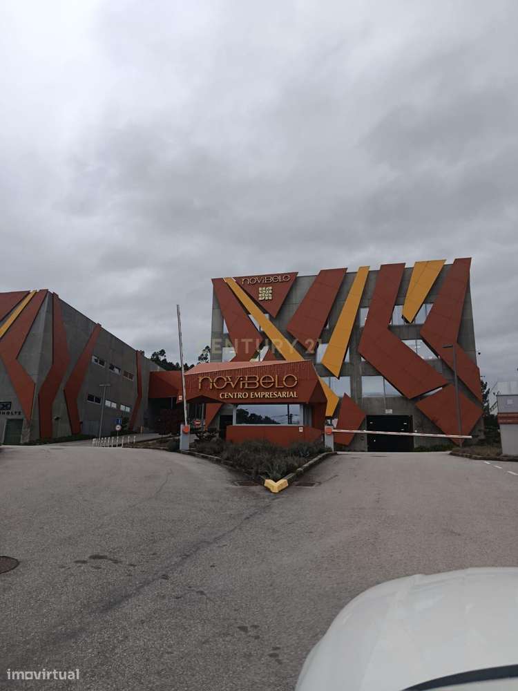 Descrição de Pavilhão Comercial à Venda no Centro Empresarial de Pared - Grande imagem: 2/17