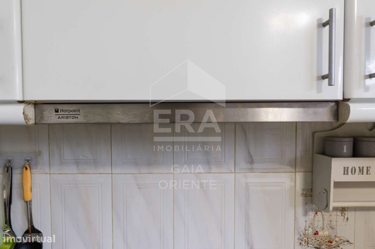 Apartamento T3 com Excelentes Áreas em Oliveira do Douro-23