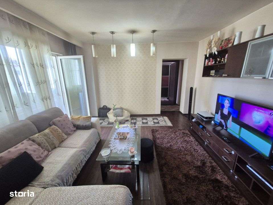 Vanzare apartament 3 camere, situat ULTRACENTRAL, strada Unirii - Imagine principală: 4/8