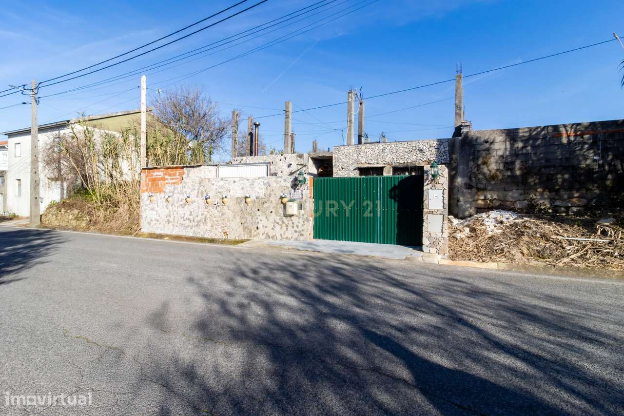Terreno de 190m² com Moradia em Construção – Aldeia da Lameira - Grande imagem: 5/26