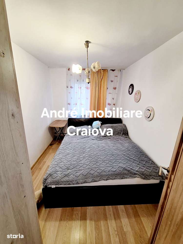 Apartament 3 camere în Craiovița Nouă, parter, centrală termică - Imagine principală: 4/8