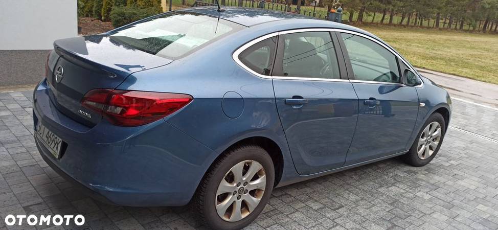 Opel Astra IV 1.4 T EU6 - 6