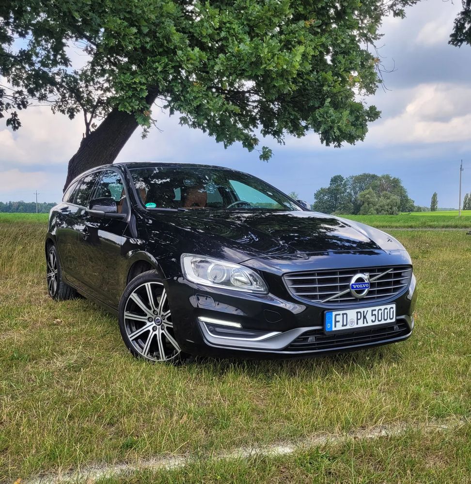Volvo V60 I (2011-2018) D4 Geartronic Summum 2015