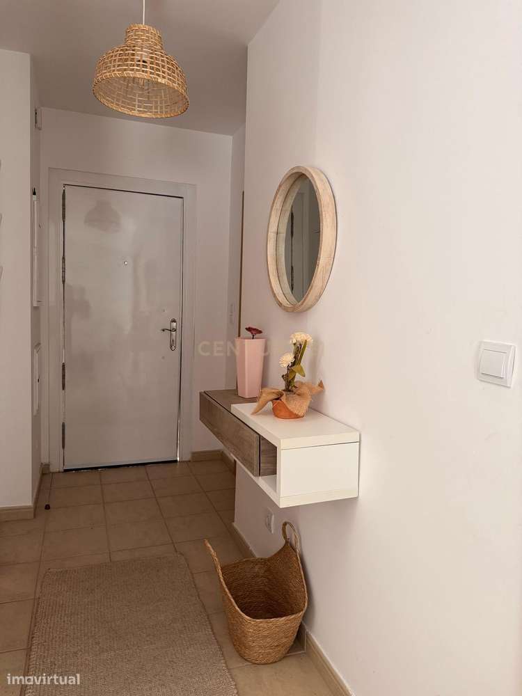 Magnifica T3 com Piscina no Corval-20