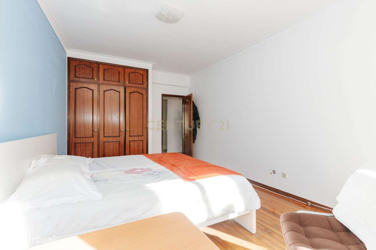 Apartamento T2 muito amplo em pleno centro de Setúbal - Grande imagem: 3/26