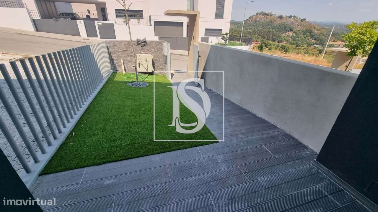 Vivendas T3 em banda situadas em Lanhoso- Póvoa de Lanhoso-27