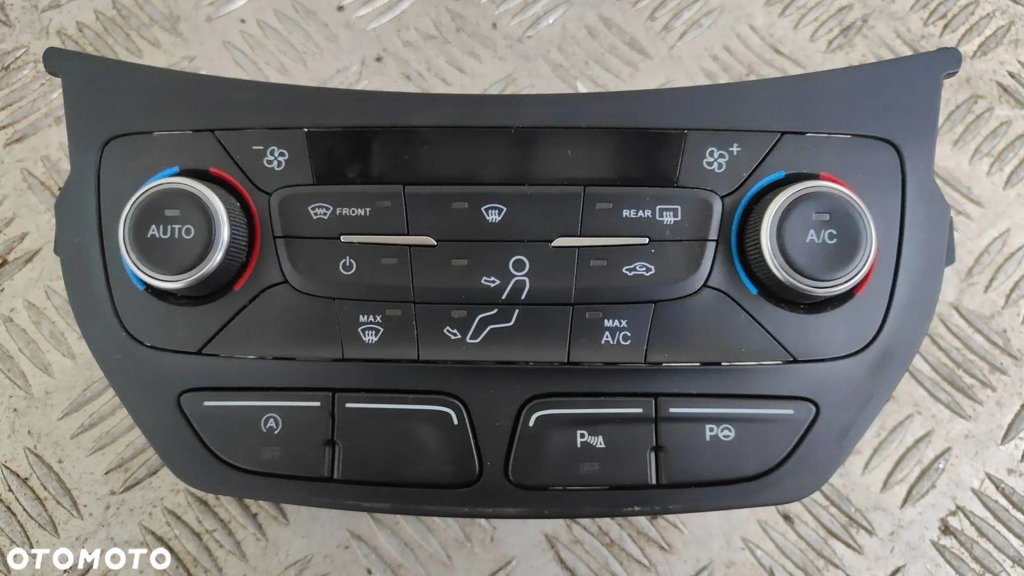 Ford Kuga II 2016-2019 Panel klimatyzacji - 1