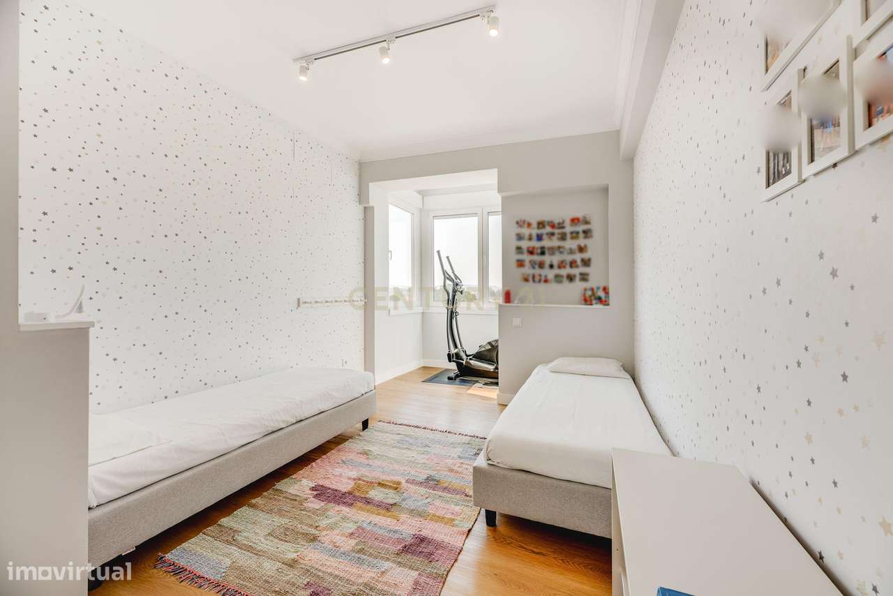 Fantástico T4 Alvalade com varandas, estacionamento e arrecadação-57