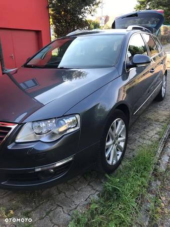 Volkswagen Passat - 4