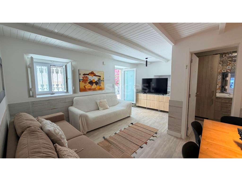 A Sua Casa de Praia Espera por Si | T2 Remodelado | 2 Minutos da Praia