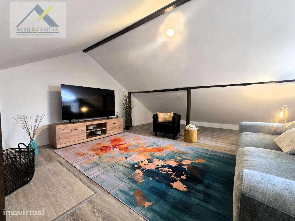 Apartamento T2 Duplex remodelado no Lavradio-15