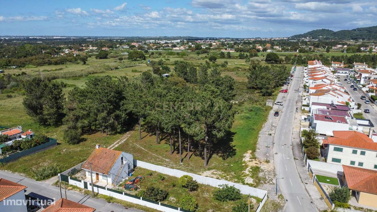 Terreno em Setúbal: Espaço Ideal para o Seu Projeto dos Sonhos - Grande imagem: 3/33