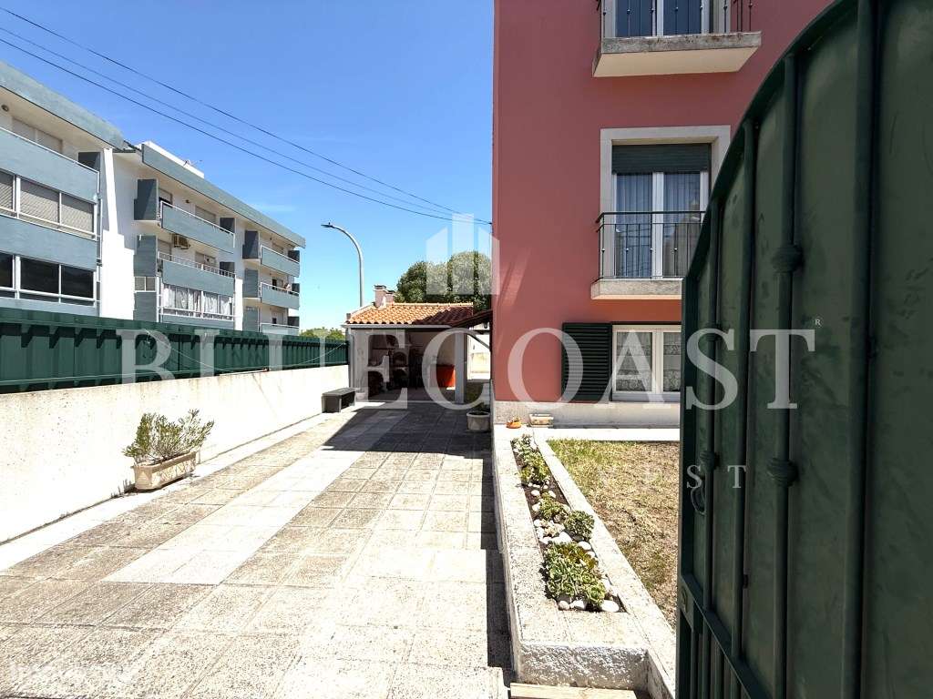 Moradia V4 com 3 Pisos, em Palmela - Espaço e Conforto-59