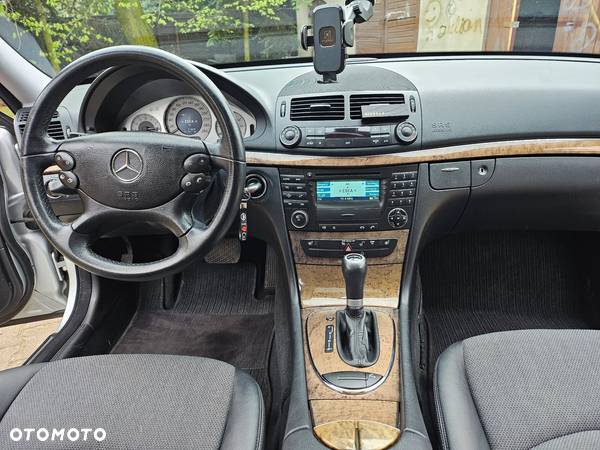 Mercedes-Benz Klasa E 200 T Kompressor Automatik Avantgarde - 16