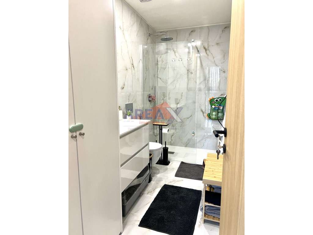 T0+1 adaptado a T1+1 | Como novo | Condomínio Fechado-19