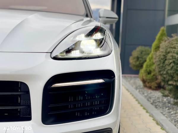 Porsche Cayenne Coupe GTS Tiptronic S - 3