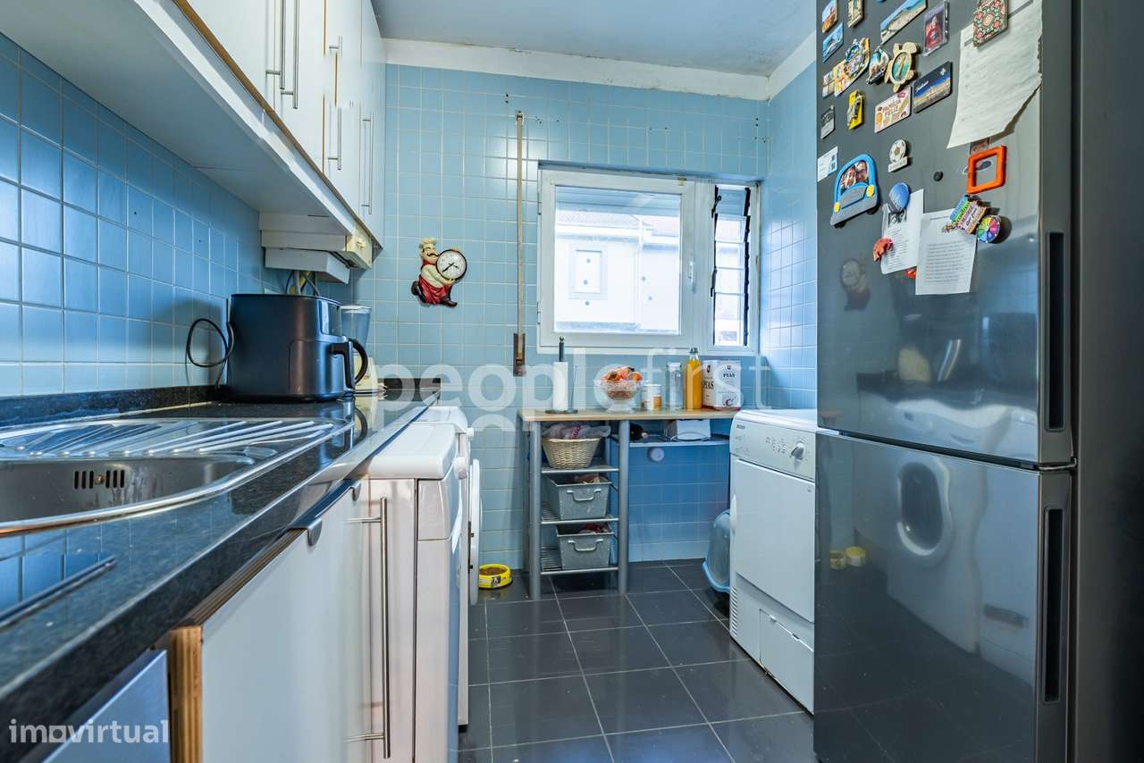 T2 com Terraço Privativo, Garagem e Arrumos-8