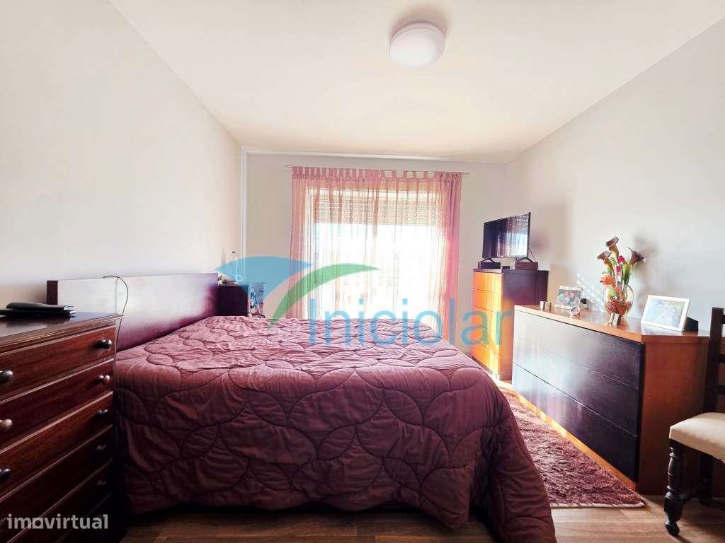 Moradia T3| 3 Frentes| Armazém| Centro de Sao Pedro da Cova-9