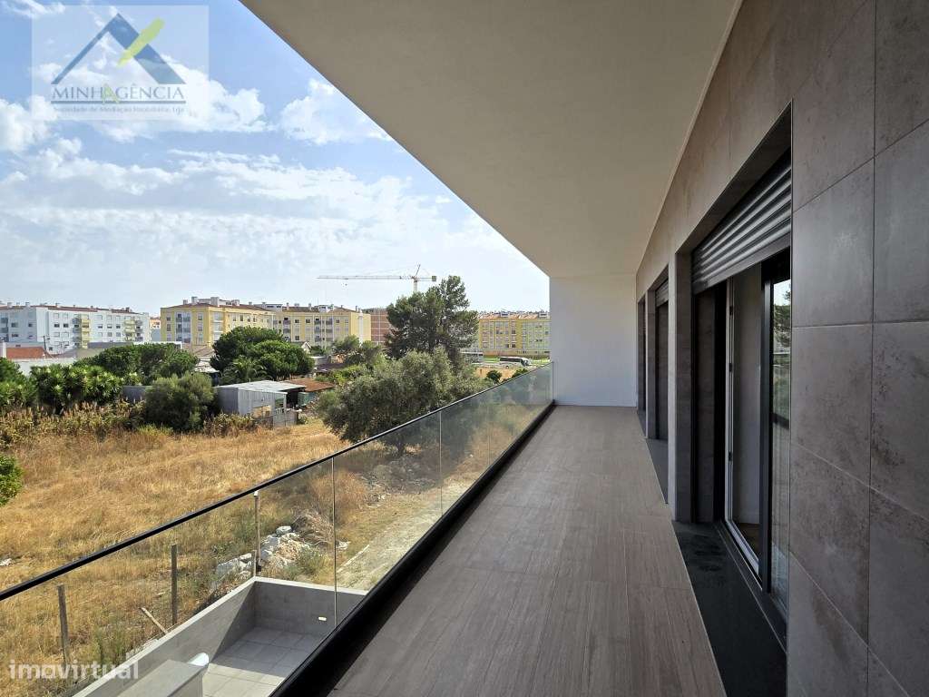 Apartamento T3 Novo com garagem e piscina no Montijo-31