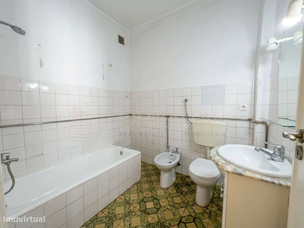 Apartamento T2 localizado na Calçada de Carriche, no Lumiar.-9