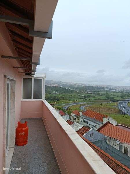 Arrendo T2 grande na Encosta do Sol - Grande imagem: 4/11