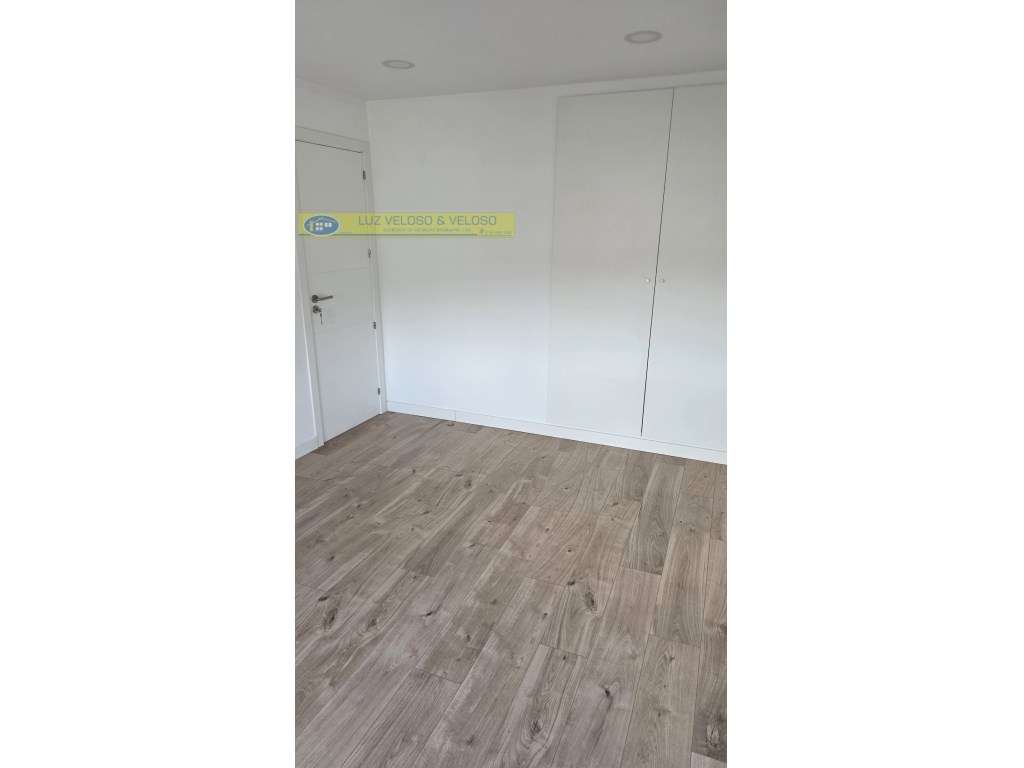 T2 Amadora REMODELADO, 2 frentes, 1 Marquise, 1 Varanda-39