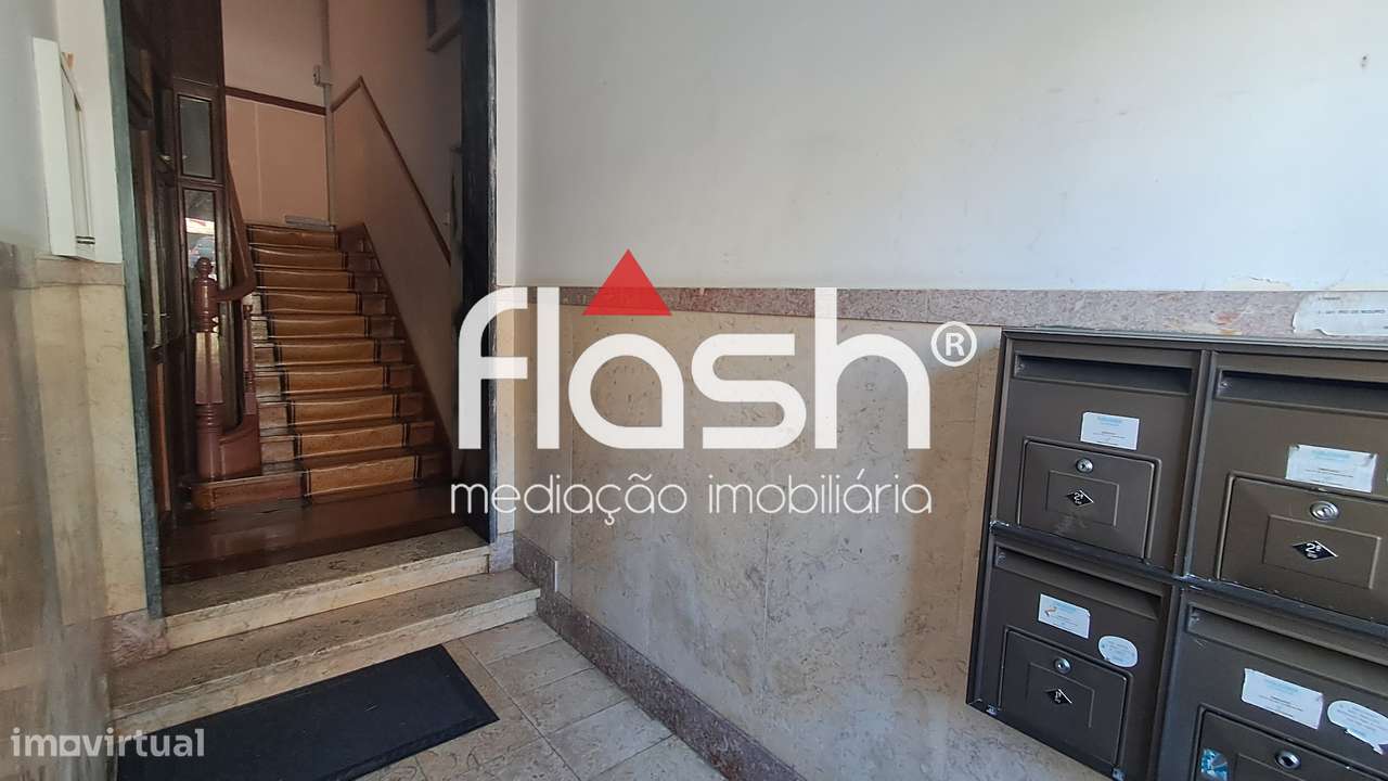 Apartamento T4 nas Mercês-29