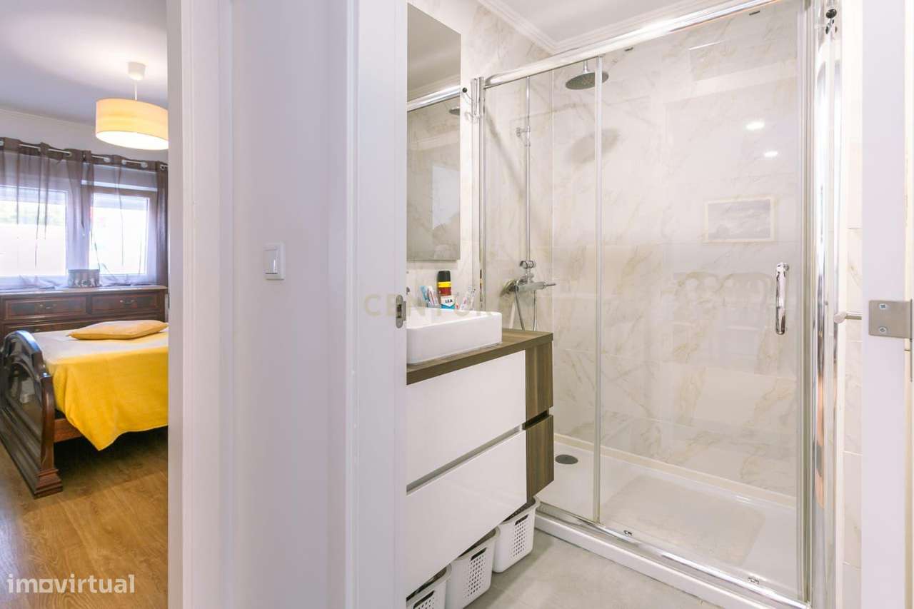 Moradia T3 com pátio localizada em Cascais !-7