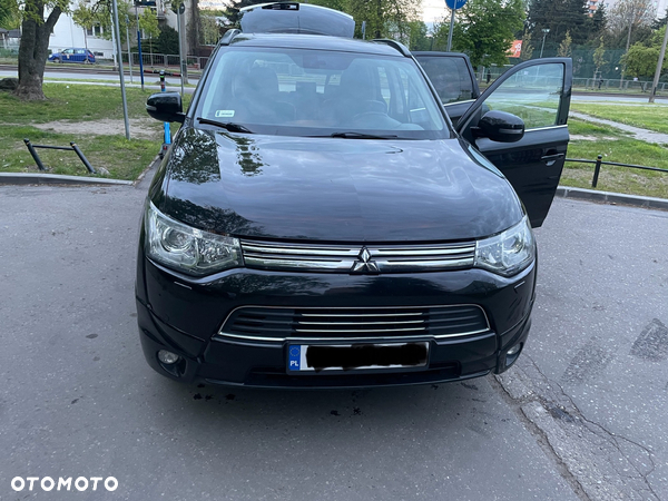 Mitsubishi Outlander PHEV Instyle NAVI + - 11