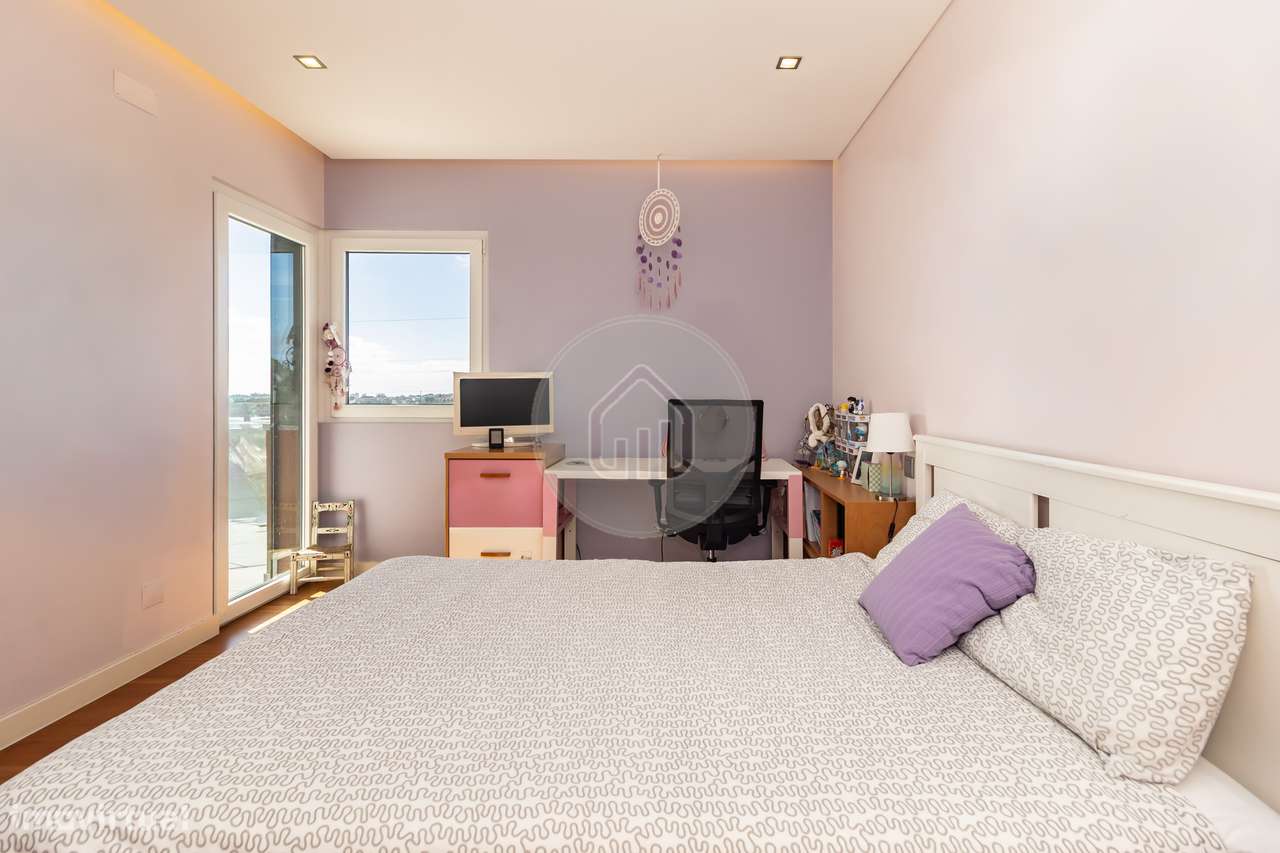 Moradia V5+1 | Piscina, vista mar e jardim | Porto Salvo, Oeiras-32