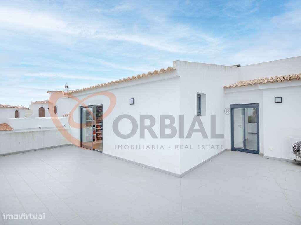 Moradia para venda em Albufeira com 6 quartos e piscina-14