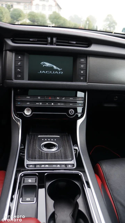 Jaguar XF S - 10