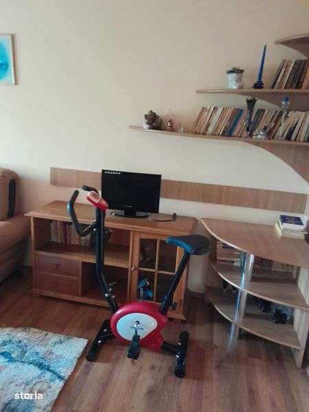 Inchiriez apartament, 3 camere, zona Paltinis, Ploiesti - Imagine principală: 5/5