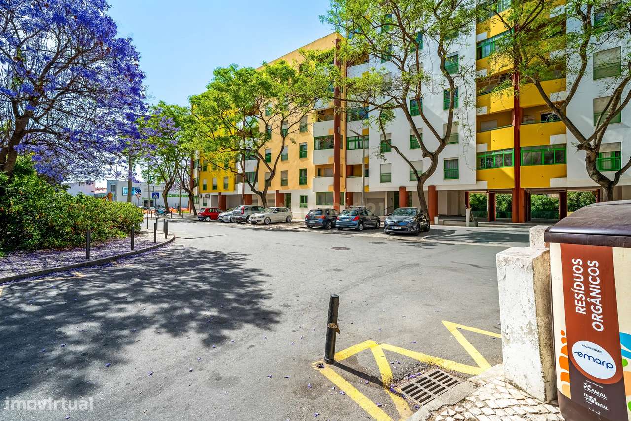 Apartamento T3 com Lugar de Garagem e Arrecadação-24