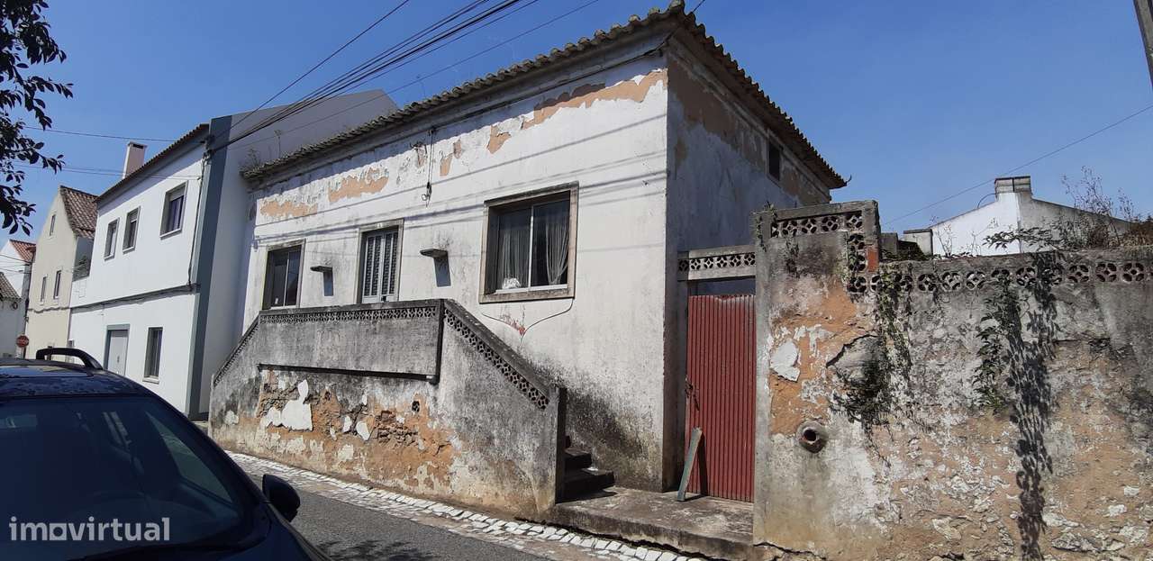 Moradia T3 isolada com jardim e vistas no campo - Grande imagem: 2/10