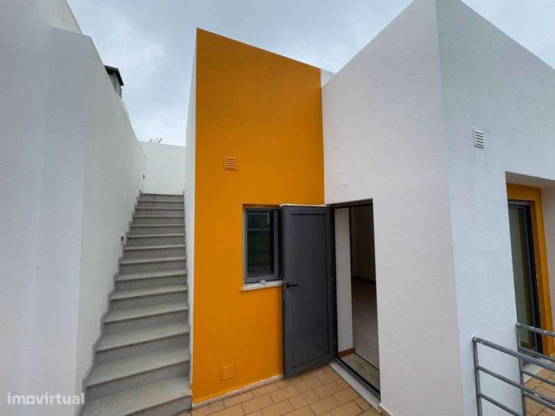 Moradia T4 com Piscina | Vista Rio Arade | Ferragudo - Grande imagem: 4/12