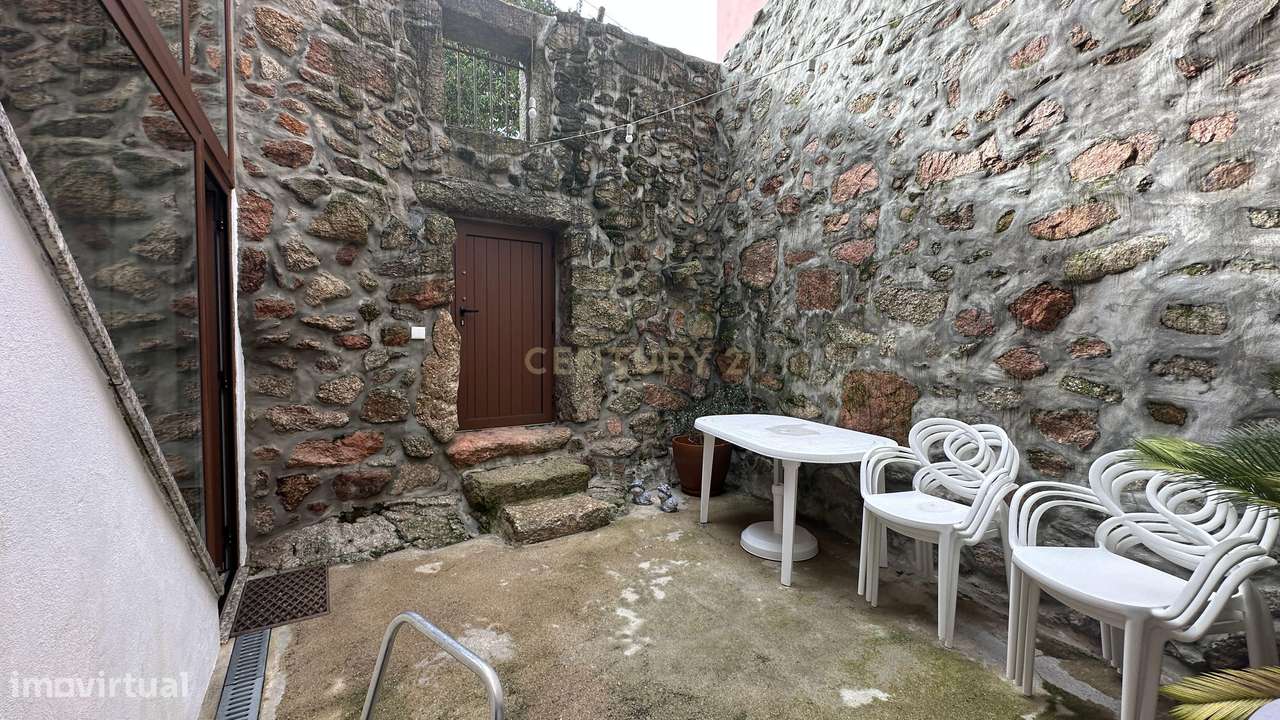 Lindíssima moradia na Zona do Gerês com Jardim interior-20