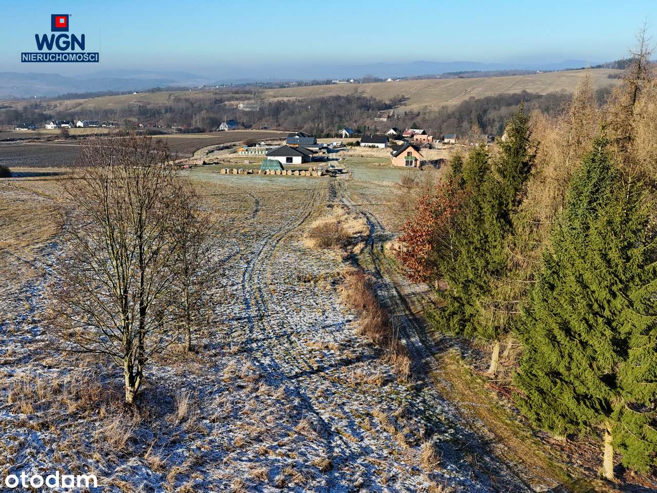 Działka budowlana z pięknymi widokami pod lasem.-3