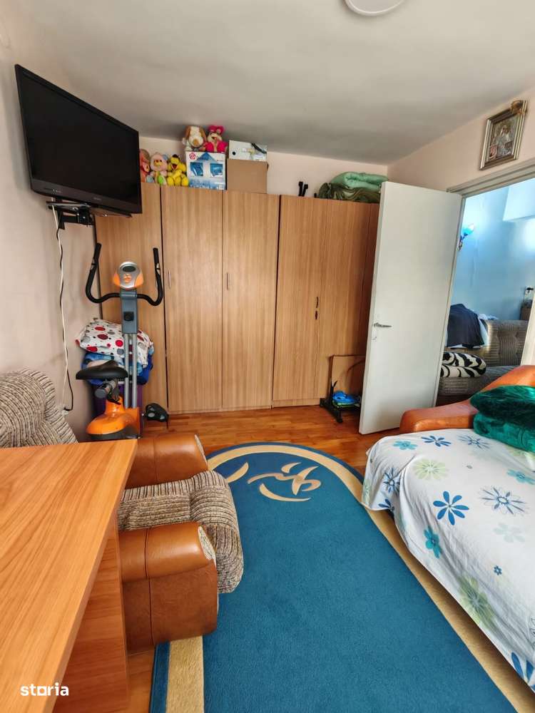 Apartament 2 camere Trivale, etaj 3,confort 1 decomandat, centrala - Imagine principală: 3/6