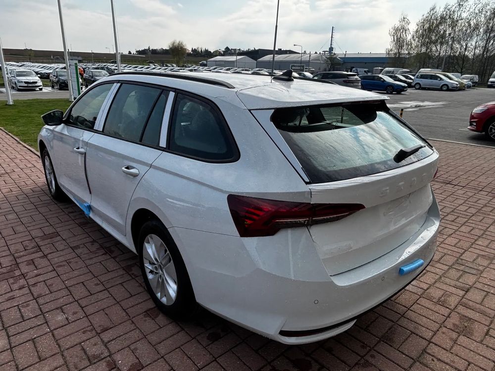 SKODA OCTAVIA Octavia Combi  Essence Drive 1,5 TSI m-HEV 110 kW 7- biegowa DSG