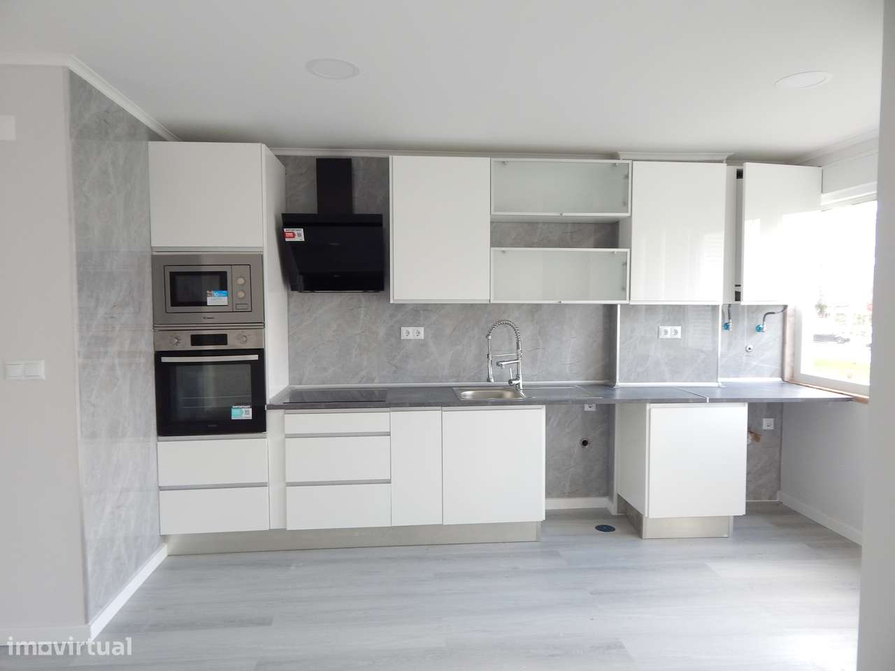 T2 Renovado na Figueirinha- Oeiras-0