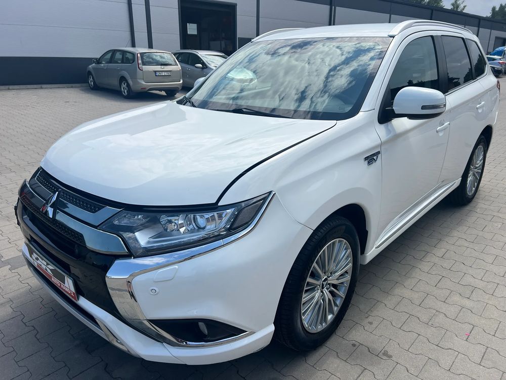 Mitsubishi Outlander III (2012-2022) 2.4 4WD 2019