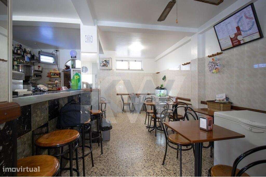 LOJA COM ALVARÁ PARA CAFÉ/SNACK-BAR, LICENÇA DE ESPLANADA E RECHEIO IN - Grande imagem: 2/11