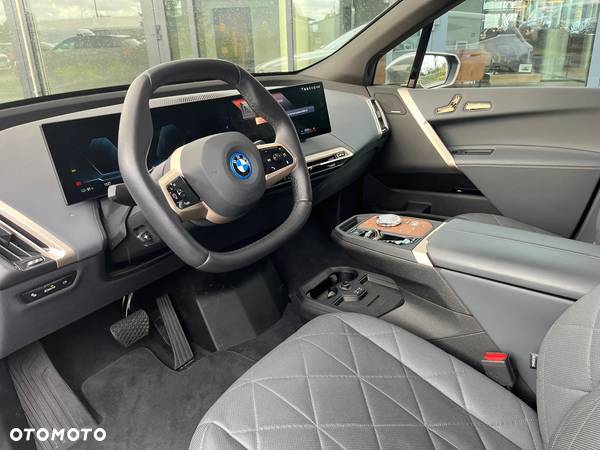 BMW iX xDrive40 Signature - 10